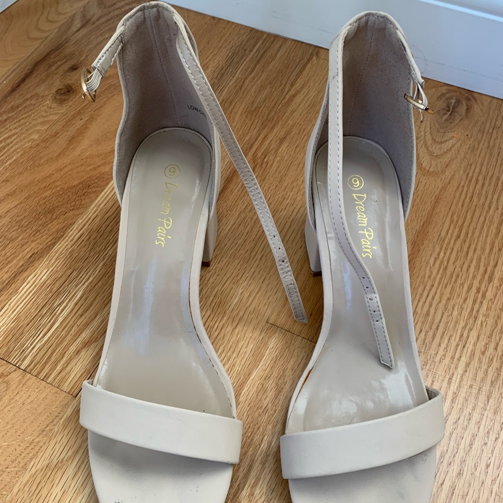 Dream Pairs nude heel, women’s size 9.